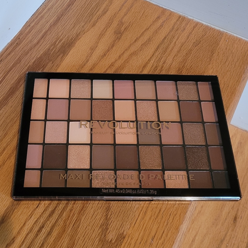 NEW Revolution Eyeshadow Palette 45 Colors Ultimate Nudes